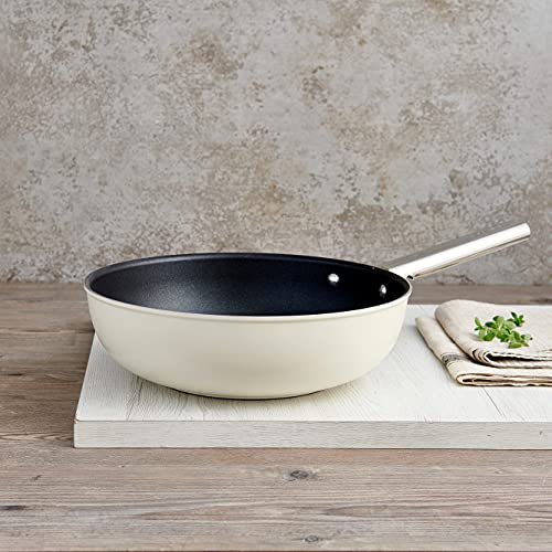 Smeg, Wok Antiaderente CKFW3001CRM, Diametro 30 cm, Manico Ergonomico in Acciaio Inossidabile, Per Tutti i Piani Cottura, Fino a 250° in Forno, Capacità 5,3L, Panna