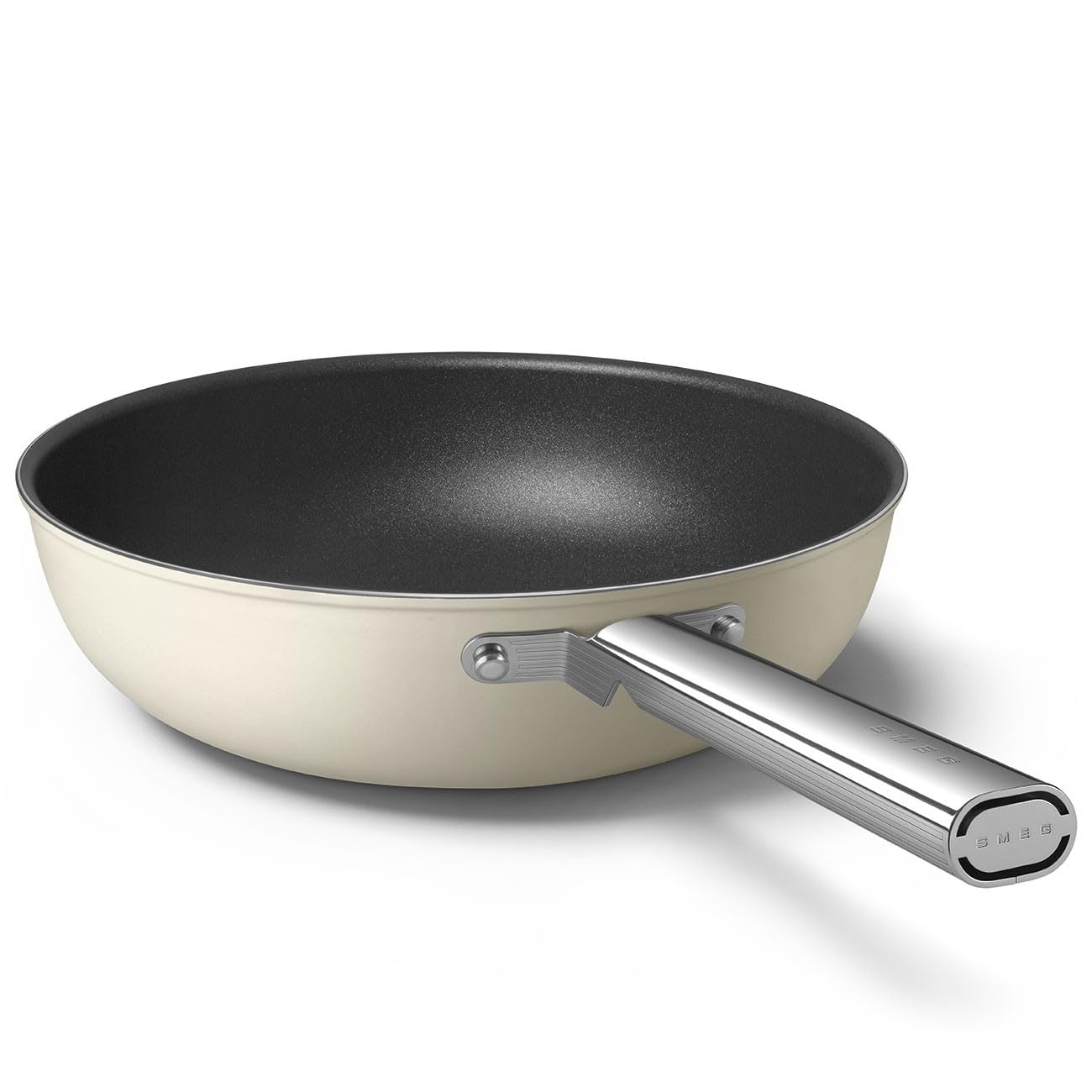Smeg, Wok Antiaderente CKFW3001CRM, Diametro 30 cm, Manico Ergonomico in Acciaio Inossidabile, Per Tutti i Piani Cottura, Fino a 250° in Forno, Capacità 5,3L, Panna